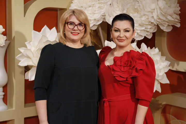 De pe scena - direct in cabinetul de psihologie. Cu ce se ocupa acum Geta Burlacu: „TikTok-ul inteligent sau Instagramul Personajelor Literare, creeaza conexiunea profesor-elev.” - VIDEO De pe scena - direct in cabinetul de psihologie. Cu ce se ocupa acum Geta Burlacu: „TikTok-ul inteligent sau Instagramul Personajelor Literare, creeaza conexiunea profesor-elev.” - VIDEO