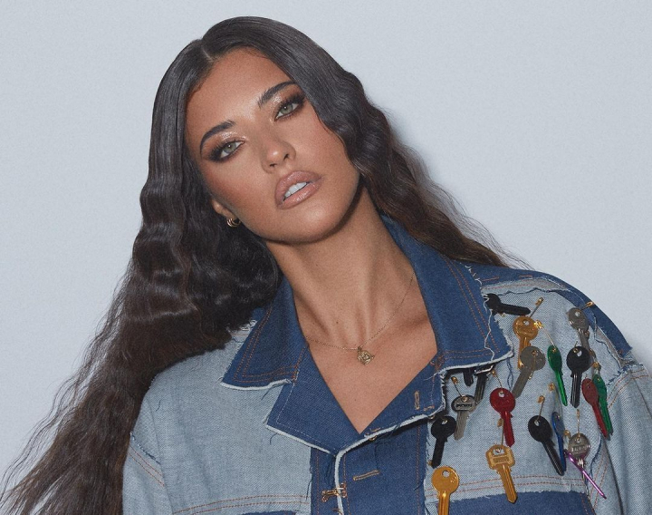 Antonia, aparitie irezistibila la piscina. Cantareata se relaxeaza la un resort de lux din Turcia - GALERIE FOTO Antonia, aparitie irezistibila la piscina. Cantareata se relaxeaza la un resort de lux din Turcia - GALERIE FOTO