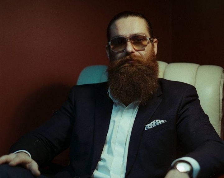 Barbosul Dragostin, asa cum ne-am obisnuit sa-l vedem, a devenit...mustacios. „Nu barba m-a facut pe mine, eu am facut barba.” Vezi cum arata acum Dragostin Paduraru - VIDEO Barbosul Dragostin, asa cum ne-am obisnuit sa-l vedem, a devenit...mustacios. „Nu barba m-a facut pe mine, eu am facut barba.” Vezi cum arata acum Dragostin Paduraru - VIDEO