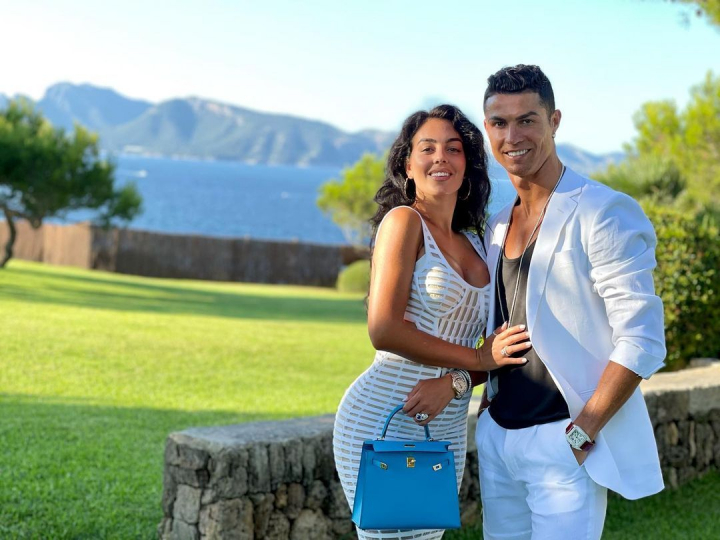 Surpriza! Georgina Rodriguez este insarcinata cu gemeni! Postarea publicata de Cristiano Ronaldo a adunat aproape 25 milioane de like-uri - FOTO
