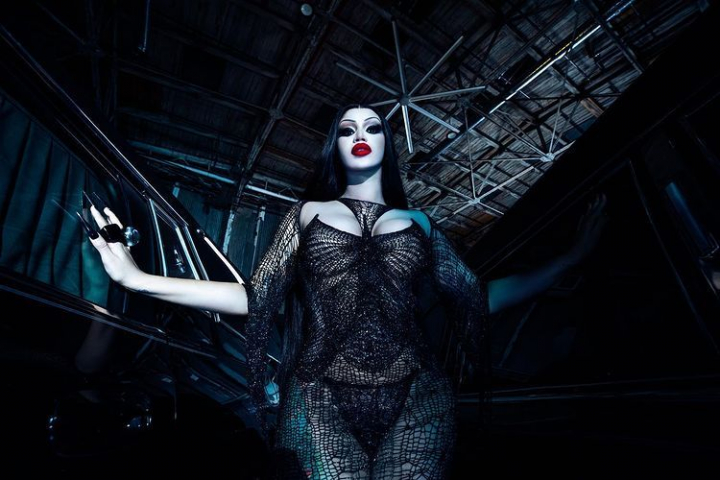„V-am vrajit”: Cardi B si fiica sa Kulture - vrajitoarele adorabil de infricosatoare ale Halloween-ului „V-am vrajit”: Cardi B si fiica sa Kulture - vrajitoarele adorabil de infricosatoare ale Halloween-ului
