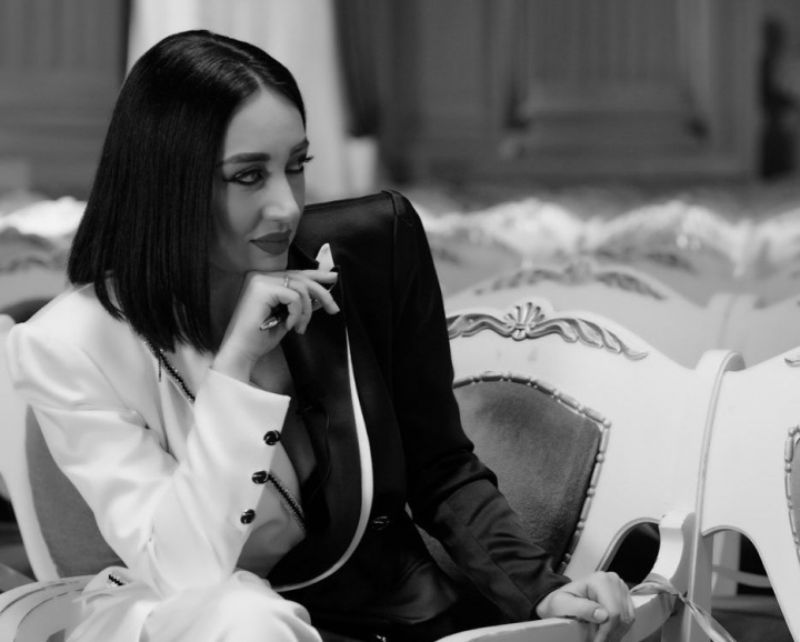 Daniela Burlaca a revenit cu emisiunea NUD! Dezvaluirile actritei despre proiectul ei de suflet, intr-un interviu: „In aceasta emisiune vorbesc prin oamenii pe care ii am in fata mea, ca sa ating anumite strune care vibreaza cu emotia omului”