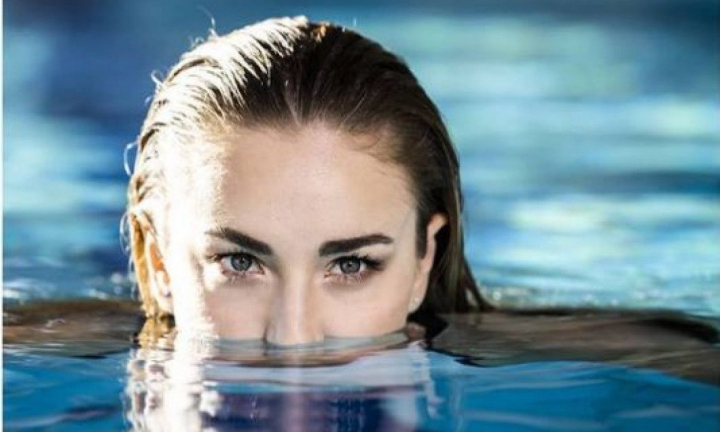 Elena Krawzow, sportiva din Playboy care mai vede doar 3 la suta, a trecut si peste o operatie pe creier Elena Krawzow, sportiva din Playboy care mai vede doar 3 la suta, a trecut si peste o operatie pe creier
