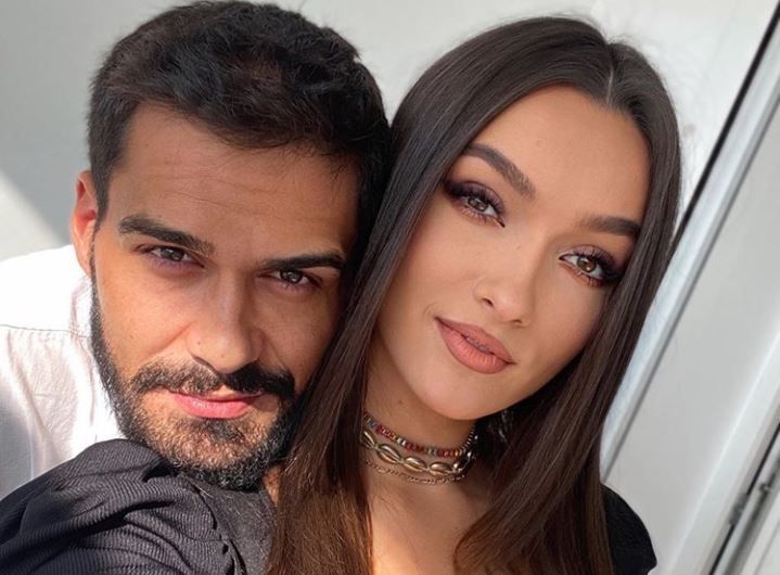 George Burcea a cerut-o in casatorie pe Viviana pe Instagram. “Nu o sa-ti raspund” George Burcea a cerut-o in casatorie pe Viviana pe Instagram. “Nu o sa-ti raspund”