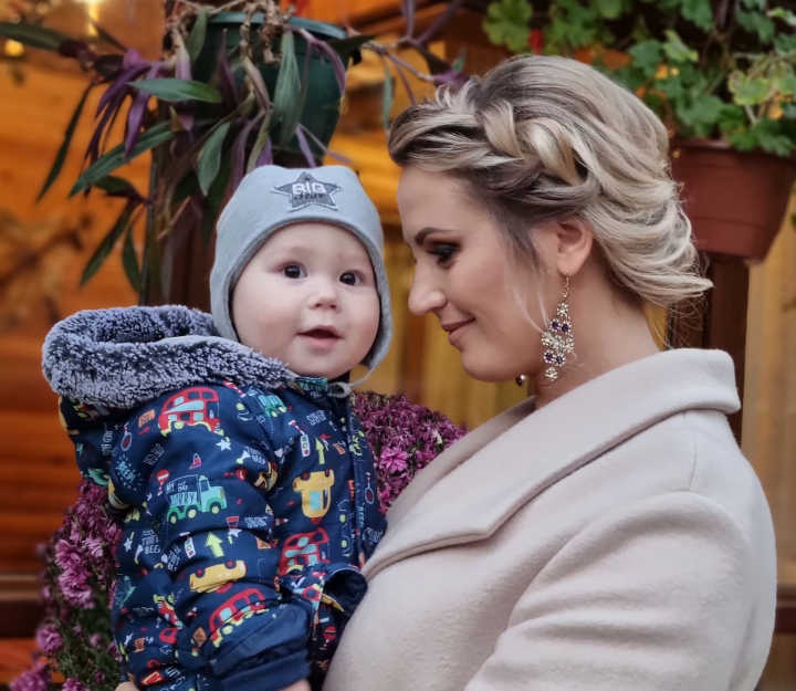 Soprana Violeta Grecu - de un an mamica! „Cu siguranta uneori sunt niste frustrari... nu vreau sa creasca singur” - VIDEO Soprana Violeta Grecu - de un an mamica! „Cu siguranta uneori sunt niste frustrari... nu vreau sa creasca singur” - VIDEO