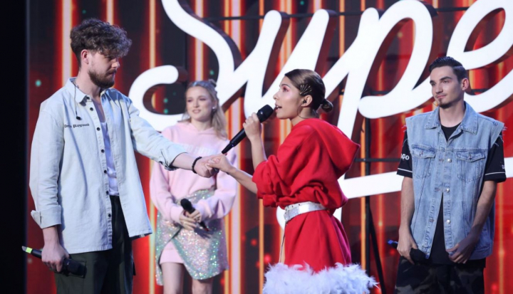„Nu m-am asteptat!” Carla's Dreams, placut impresionat de prestatia grupului Log Out de la SuperStar - VIDEO „Nu m-am asteptat!” Carla's Dreams, placut impresionat de prestatia grupului Log Out de la SuperStar - VIDEO
