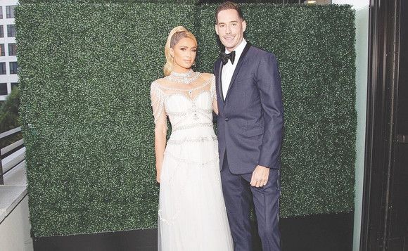 Paris Hilton, in rochie de mireasa inainte de nunta? Asa s-a imbracat la o gala in L.A.