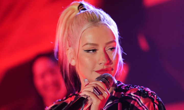 Christina Aguilera apare complet schimbata intr-o reclama, alaturi de copiii sai. Ce si-a facut la fata? Christina Aguilera apare complet schimbata intr-o reclama, alaturi de copiii sai. Ce si-a facut la fata?