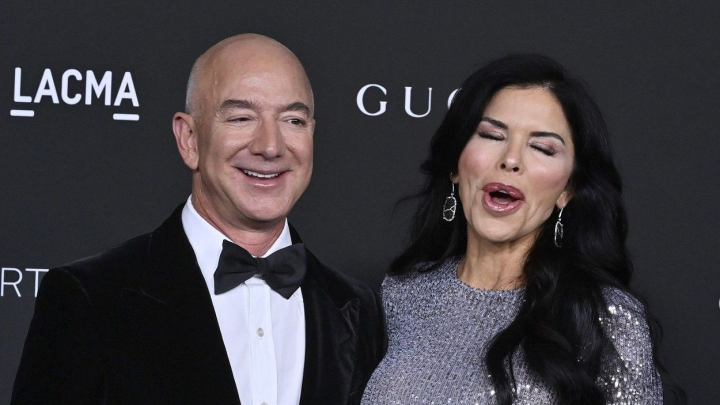 Iubita lui Jef Bezos, cel mai bogat om din lume, fermecata de Leonardo DiCaprio. Cum a reactionat miliardarul Iubita lui Jef Bezos, cel mai bogat om din lume, fermecata de Leonardo DiCaprio. Cum a reactionat miliardarul
