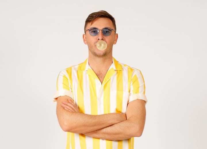 Emilian Cretu - asa cum nu l-ai mai vazut! Postarea lui a fost dur criticata de internauti: „Voi realizati ca acesta e rasism?” Ce a publicat actorul - FOTO Emilian Cretu - asa cum nu l-ai mai vazut! Postarea lui a fost dur criticata de internauti: „Voi realizati ca acesta e rasism?” Ce a publicat actorul - FOTO