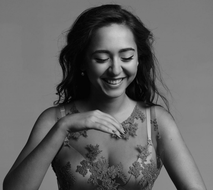 Timp de jumatate de an a tinut in secret! Manizha a fost ceruta in casatorie de catre iubitul sau - FOTO Timp de jumatate de an a tinut in secret! Manizha a fost ceruta in casatorie de catre iubitul sau - FOTO