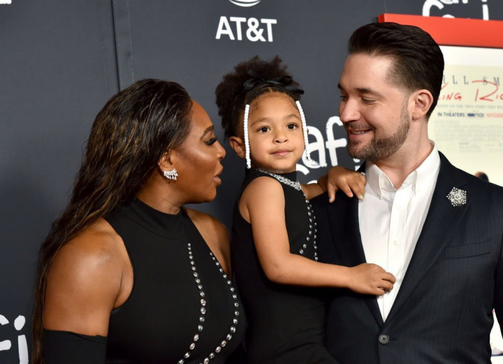 Fetita Serenei Williams, aparitie adorabila pe covorul rosu! Micuta s-a asortat perfect cu mama ei Fetita Serenei Williams, aparitie adorabila pe covorul rosu! Micuta s-a asortat perfect cu mama ei