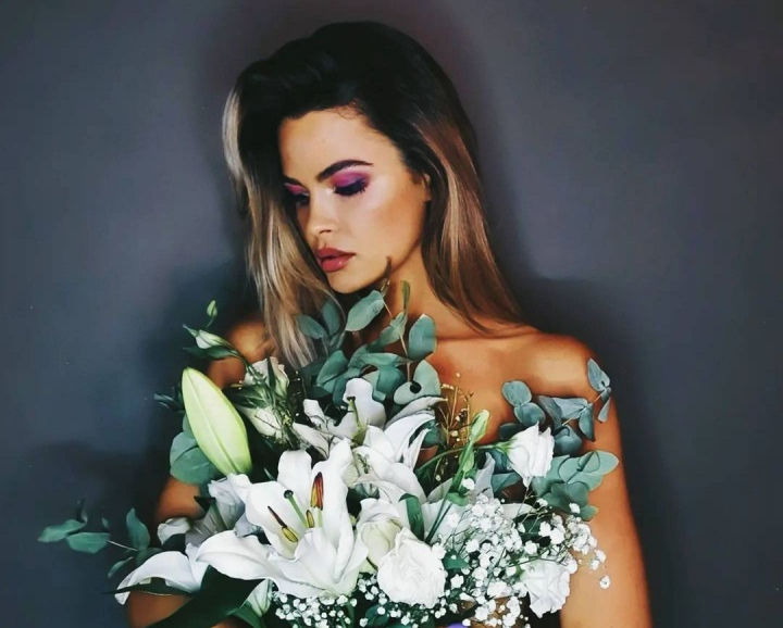 Dupa ce a trecut printr-o experienta amara in dragoste, Katy Rain a prins aripi si a lansat piesa „Lele”. Vezi videoclipul care te va cuceri: „Este o continuare a piesei „M-ai lovit”, dedicata femeilor care trec prin violenta” - VIDEO