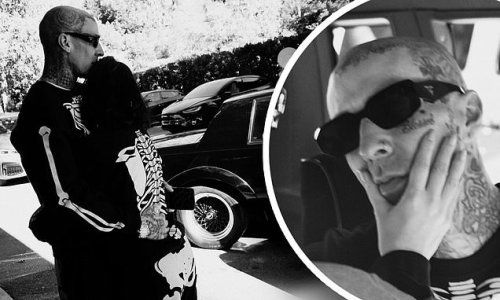 Atunci cand ai o iubita bogata visele devin realitate! Kourtney Kardashian i-a daruit iubitului sau un automobil de lux in valoare de circa 300 de mii de dolari - FOTO