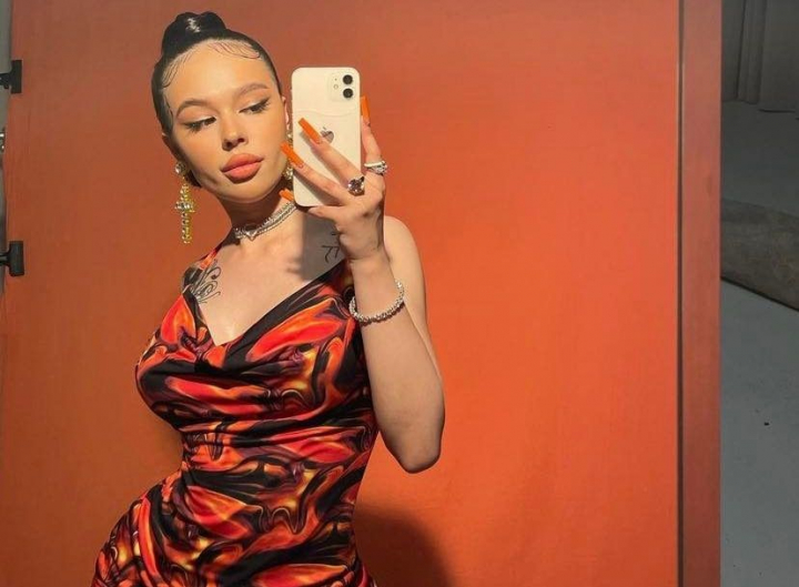 A spus „DA”! Populara bloggerita Instasamka - ceruta in casatorie, la Paris - VIDEO A spus „DA”! Populara bloggerita Instasamka - ceruta in casatorie, la Paris - VIDEO