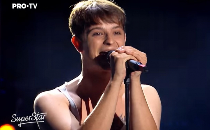 Moldoveanul Andrei Serjant a adus energie si zambete in public si la masa juriului. A trecut sau nu in etapa urmatoare la SuperStar - VIDEO