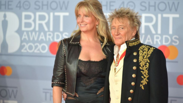 Rod Stewart a incercat sa ii dea fiului adolescent lectii despre relatiile intime, dar a primit un raspuns neasteptat Rod Stewart a incercat sa ii dea fiului adolescent lectii despre relatiile intime, dar a primit un raspuns neasteptat