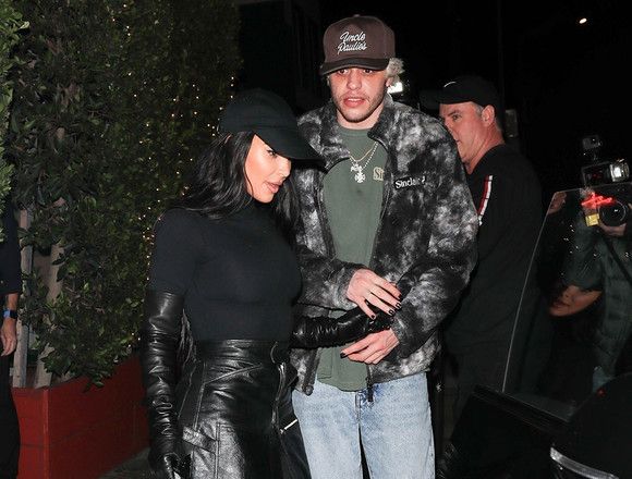 Kanye West si Kim Kardashian se impaca la doar cateva luni de la despartire? Kanye West si Kim Kardashian se impaca la doar cateva luni de la despartire?