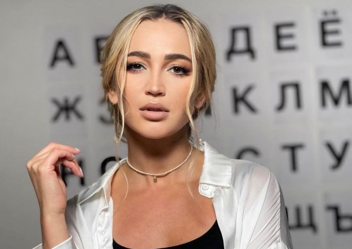 Olga Buzova a fugit din spital pentru a-si felicita tatal. Imagini emotionante postate pe pagina sa de Instagram - VIDEO