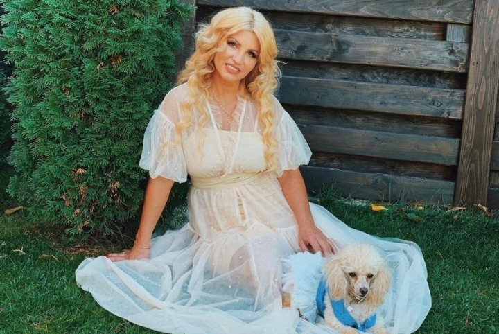Victoria Lungu implineste astazi 50 de ani. Vezi cum isi sarbatoreste ziua de nastere - VIDEO Victoria Lungu implineste astazi 50 de ani. Vezi cum isi sarbatoreste ziua de nastere - VIDEO