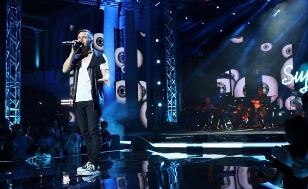 Moldoveanul Artiom Topal a uimit juriul pe scena de la SuperStar, interpretand piesa „Another day in paradise” - VIDEO Moldoveanul Artiom Topal a uimit juriul pe scena de la SuperStar, interpretand piesa „Another day in paradise” - VIDEO