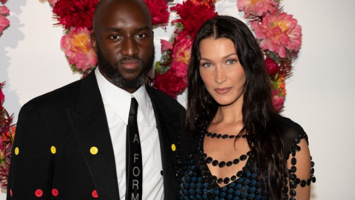 A murit designerul Virgil Abloh, creator al colectiilor pentru barbati Louis Vuitton. "Regele streetwear-ului de lux" avea 41 de ani A murit designerul Virgil Abloh, creator al colectiilor pentru barbati Louis Vuitton. "Regele streetwear-ului de lux" avea 41 de ani