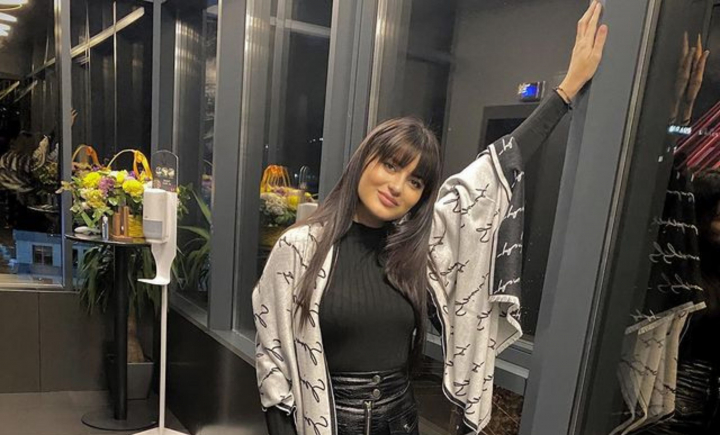 Odata cu sosirea iernii, Mihaela Tabura si-a schimbat look-ul. Vezi unde a fost surprinsa interpreta - VIDEO Odata cu sosirea iernii, Mihaela Tabura si-a schimbat look-ul. Vezi unde a fost surprinsa interpreta - VIDEO