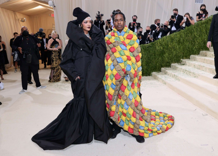 „Asteapta un copil de la A$AP Rocky”: fanii Rihannei banuiesc ca vedeta ar fi insarcinata - FOTO „Asteapta un copil de la A$AP Rocky”: fanii Rihannei banuiesc ca vedeta ar fi insarcinata - FOTO