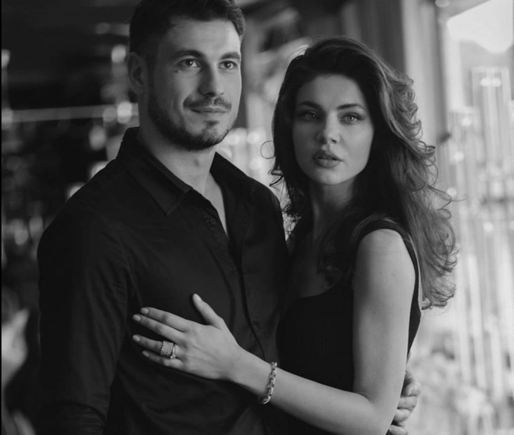 Moldoveanca Cristina Ich - alaturi de viitorii socri! „Una dintre cele mai frumoase seri e si mai speciala datorita unei asa surprize” - FOTO Moldoveanca Cristina Ich - alaturi de viitorii socri! „Una dintre cele mai frumoase seri e si mai speciala datorita unei asa surprize” - FOTO