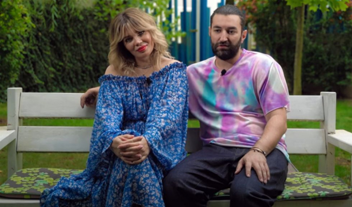 Ipostaza adorabila in care a fost surprinsa fetita lui Smiley. Josephine roade tot ce prinde - FOTO Ipostaza adorabila in care a fost surprinsa fetita lui Smiley. Josephine roade tot ce prinde - FOTO