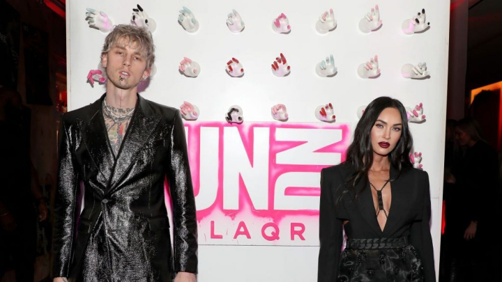 Mereu socheaza cu aparitiile lor! Cum s-au prezentat Megan Fox si Machine Gun Kelly la cel mai recent eveniment Mereu socheaza cu aparitiile lor! Cum s-au prezentat Megan Fox si Machine Gun Kelly la cel mai recent eveniment