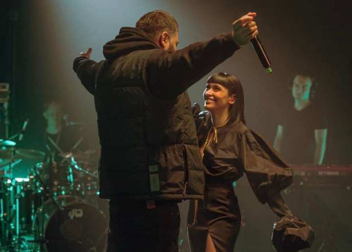 Te trec fiorii! Irina Rimes si Grasu XXL au lansat varianta LIVE a piesei „Pentru Totdeauna” - VIDEO Te trec fiorii! Irina Rimes si Grasu XXL au lansat varianta LIVE a piesei „Pentru Totdeauna” - VIDEO