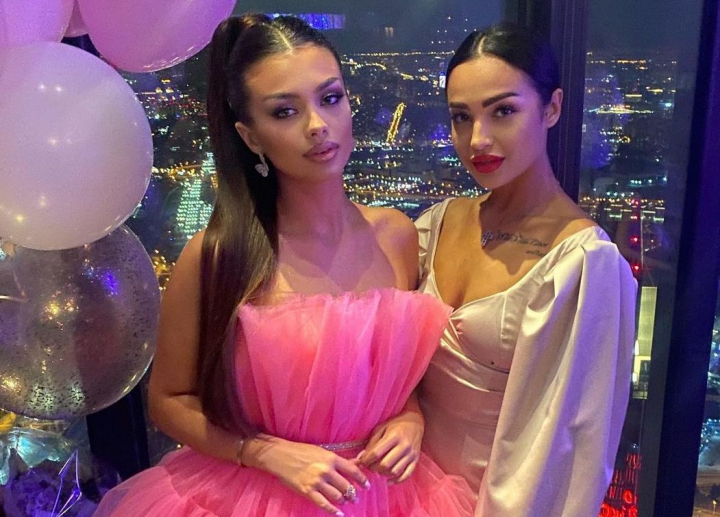 Mama si fiica - ca doua surori! Moldovencele Kathryn si Alisha te cuceresc din prima datorita felului in care arata - FOTO Mama si fiica - ca doua surori! Moldovencele Kathryn si Alisha te cuceresc din prima datorita felului in care arata - FOTO