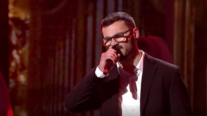 Alexandru Precup a incheiat seara celui de-al treilea live la „SuperStar” cu ropote de aplauze si o imbratisare de la Carla’s Dreams: „SPECTACOL!” - VIDEO Alexandru Precup a incheiat seara celui de-al treilea live la „SuperStar” cu ropote de aplauze si o imbratisare de la Carla’s Dreams: „SPECTACOL!” - VIDEO