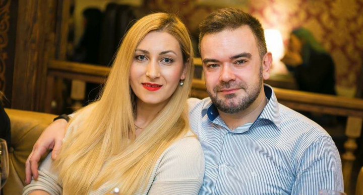 Intodeauna a venit insotit de micii sai prieteni, iar de aceasta data a venit alaturi de sotia sa. Povestea de dragoste a Elenei si Artiom Sevcenco: „Daca imi zicea ca nu-i plac animalele, nu era sa fim impreuna” - VIDEO Intodeauna a venit insotit de micii sai prieteni, iar de aceasta data a venit alaturi de sotia sa. Povestea de dragoste a Elenei si Artiom Sevcenco: „Daca imi zicea ca nu-i plac animalele, nu era sa fim impreuna” - VIDEO