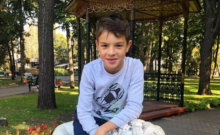 Sarbatoare mare in familia Stratan! Cezar a implinit 13 ani. Fotografia publicata de Cleopatra a adunat peste 14 mii de like-uri in doar cateva ore - FOTO Sarbatoare mare in familia Stratan! Cezar a implinit 13 ani. Fotografia publicata de Cleopatra a adunat peste 14 mii de like-uri in doar cateva ore - FOTO