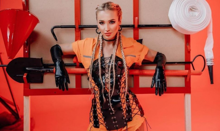Olga Buzova - aparitie seducatoare pe retelele de socializare: „Tinuta perfecta pentru sotul am gasit-o. Mi-a ramas sa imi gasesc un sot” - VIDEO Olga Buzova - aparitie seducatoare pe retelele de socializare: „Tinuta perfecta pentru sotul am gasit-o. Mi-a ramas sa imi gasesc un sot” - VIDEO