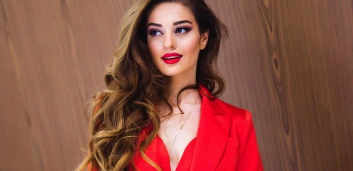 Ea este castigatoarea titlului „Best Model of The World 2021”. Cine este tanara cu o privire seducatoare