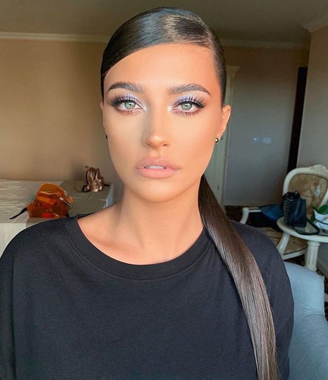 Antonia, intr-un pulover cu un decolteu imposibil de ignorat. Cantareata arata perfect la 32 de ani, dupa trei nasteri - FOTO Antonia, intr-un pulover cu un decolteu imposibil de ignorat. Cantareata arata perfect la 32 de ani, dupa trei nasteri - FOTO