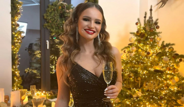 Ana Cernicova - rebela, in hanorac si cu caciula pe cap. Vezi cum a fost provocata soprana - VIDEO Ana Cernicova - rebela, in hanorac si cu caciula pe cap. Vezi cum a fost provocata soprana - VIDEO