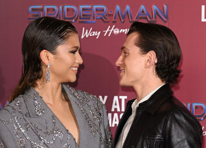 Tom Holland face aluzii despre casatoria sa cu Zandaya? „Vreau sa iau o pauza de la cinematografie si sa incep sa intemeiez o familie” Tom Holland face aluzii despre casatoria sa cu Zandaya? „Vreau sa iau o pauza de la cinematografie si sa incep sa intemeiez o familie”