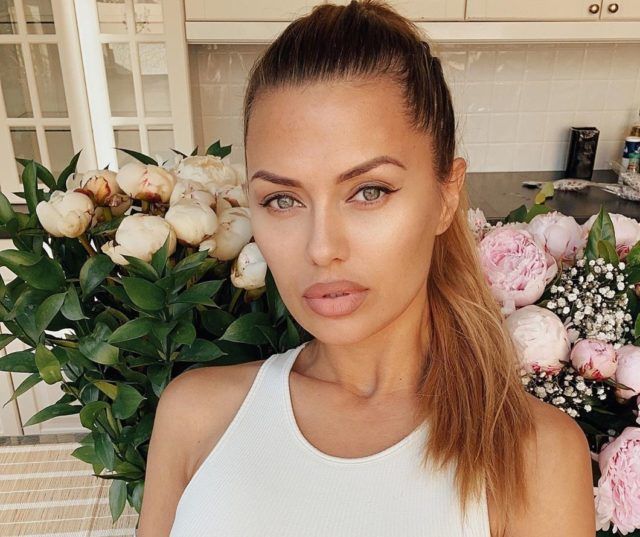 Victoria Bonya a dezvaluit detalii despre viitoarea sa casnicie: „Este o persoana care isi doreste o familie si copii. Si eu o vreau la fel ca si el” Victoria Bonya a dezvaluit detalii despre viitoarea sa casnicie: „Este o persoana care isi doreste o familie si copii. Si eu o vreau la fel ca si el”