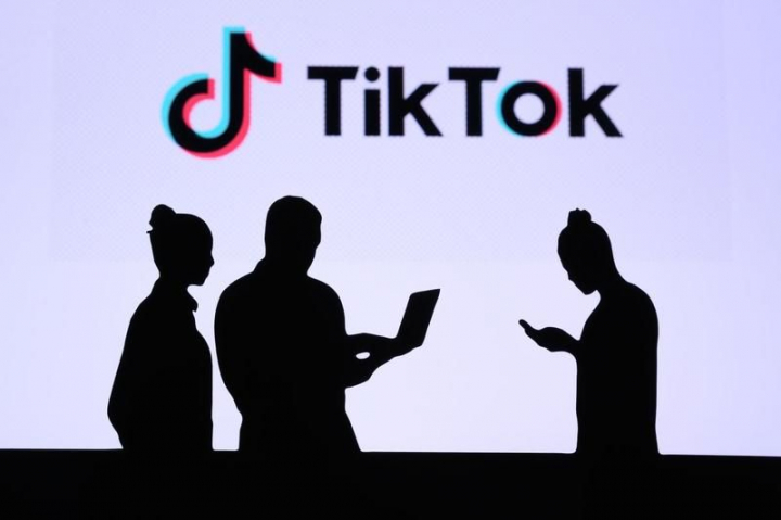 TikTok a depasit Google si a devenit cel mai popular domeniu web TikTok a depasit Google si a devenit cel mai popular domeniu web