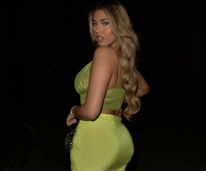 A dat o avere pe operatii estetice, dar acum vrea un look mai natural. Anna Vakili, aparitie surprinzatoare A dat o avere pe operatii estetice, dar acum vrea un look mai natural. Anna Vakili, aparitie surprinzatoare