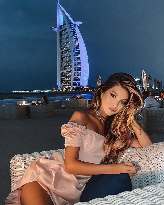 Cati bani castiga Valeria Lungu pe luna din Instagram: „Mi-am cumparat casa, telefon, masina” Cati bani castiga Valeria Lungu pe luna din Instagram: „Mi-am cumparat casa, telefon, masina”