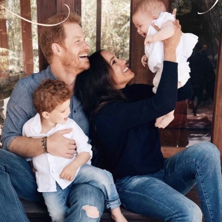 Prima imagine cu micuta Lilibet Diana! Printul Harry si Meghan Markle au publicat o fotografie adorabila de familie