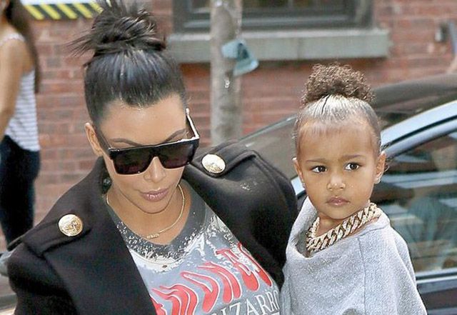 Fetita lui Kim Kardashian are colectie de genti de firma Fetita lui Kim Kardashian are colectie de genti de firma