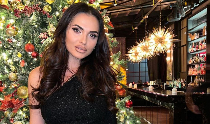 Dolce & Gabbana si Balenciaga! Vezi cum arata tinuta de peste 50 de mii de lei a bloggeritei Tany Vander - FOTO Dolce & Gabbana si Balenciaga! Vezi cum arata tinuta de peste 50 de mii de lei a bloggeritei Tany Vander - FOTO