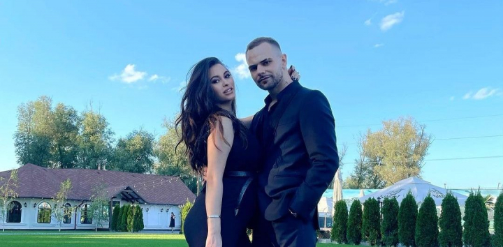 Un inceput de an in trei! Imagini adorabile postate de Ana Badaneu pe pagina sa de Instagram: „Anul care mi-a schimbat total viata” - FOTO Un inceput de an in trei! Imagini adorabile postate de Ana Badaneu pe pagina sa de Instagram: „Anul care mi-a schimbat total viata” - FOTO