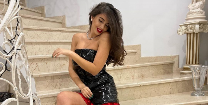 Cadou de zeci de mii de euro! Vezi ce surpriza a primit designerul Elena Bivol, cu ocazia Revelionului - FOTO Cadou de zeci de mii de euro! Vezi ce surpriza a primit designerul Elena Bivol, cu ocazia Revelionului - FOTO